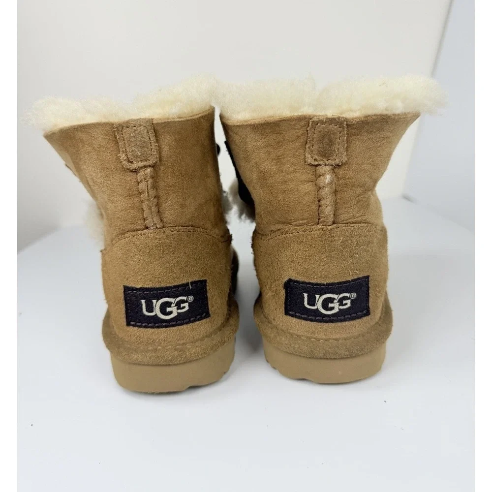 UGG‎ Gita Mini Pom Pom Boots Toddler Girls 7T Chestnut Suede 1017403T